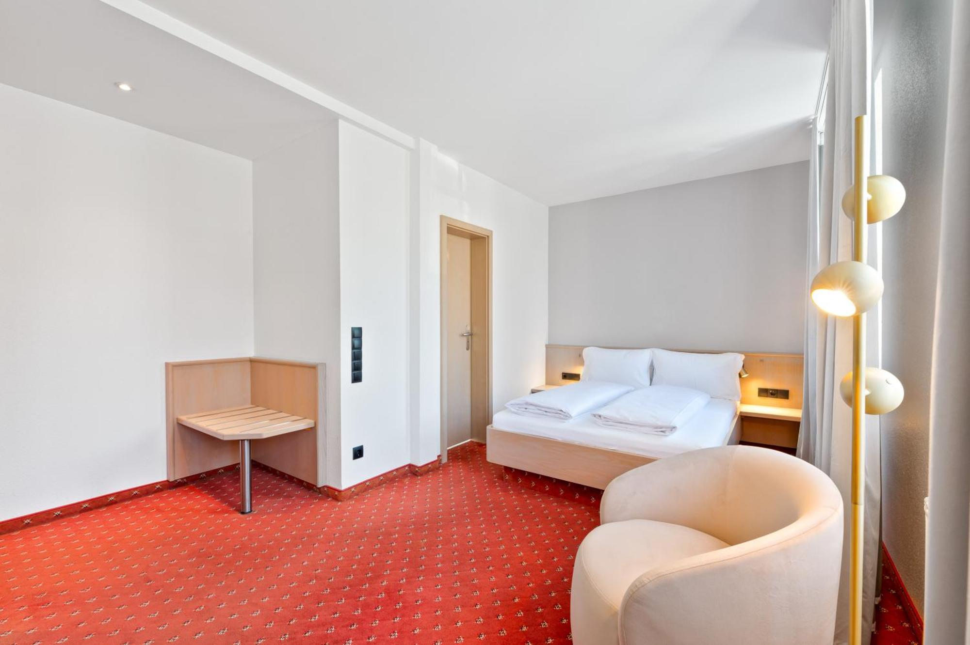 Steiners Hotel Airport-Messe Stuttgart Bagian luar foto