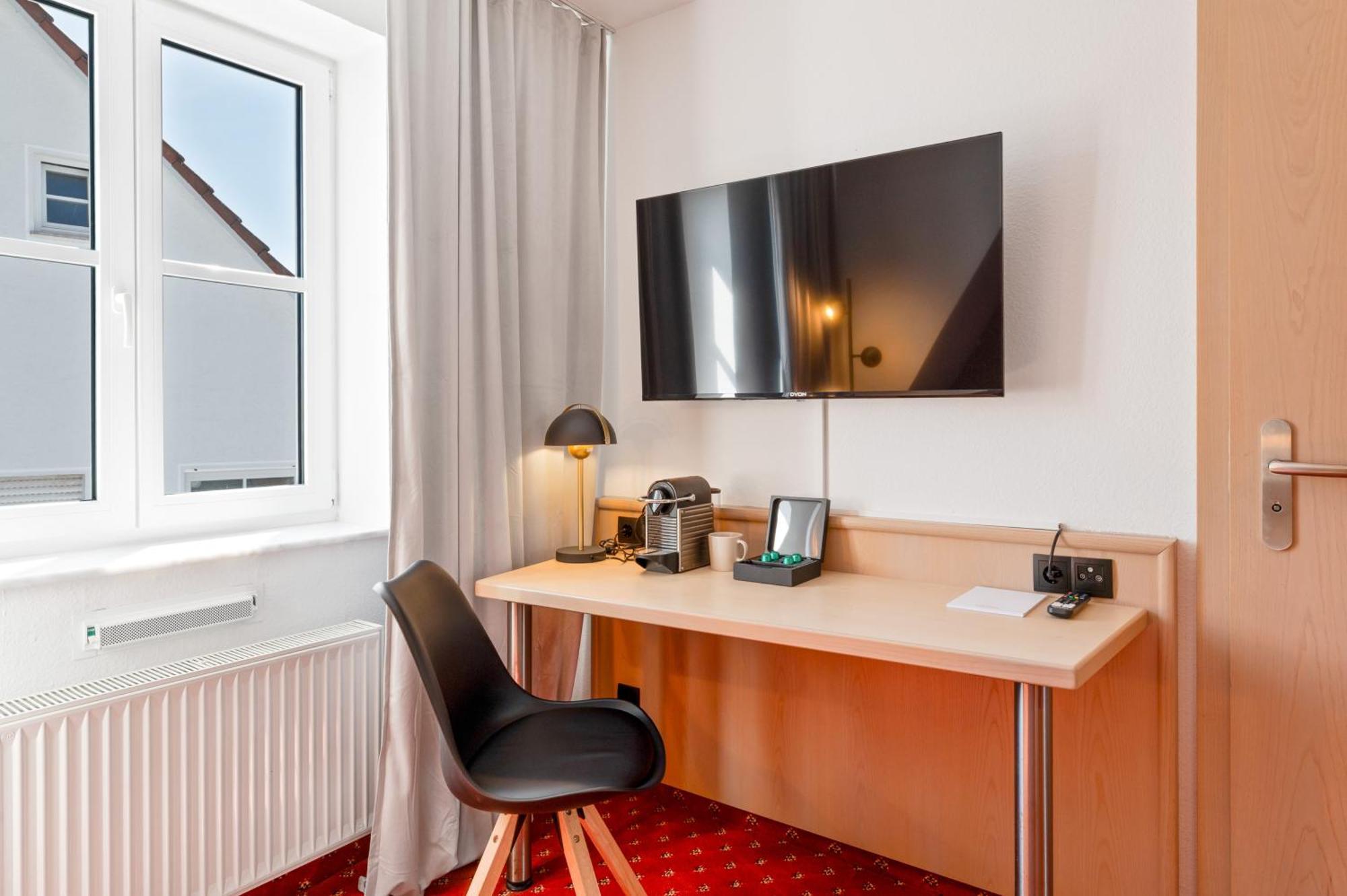Steiners Hotel Airport-Messe Stuttgart Bagian luar foto