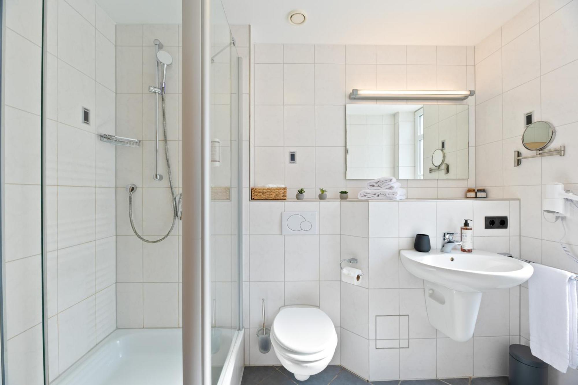 Steiners Hotel Airport-Messe Stuttgart Bagian luar foto