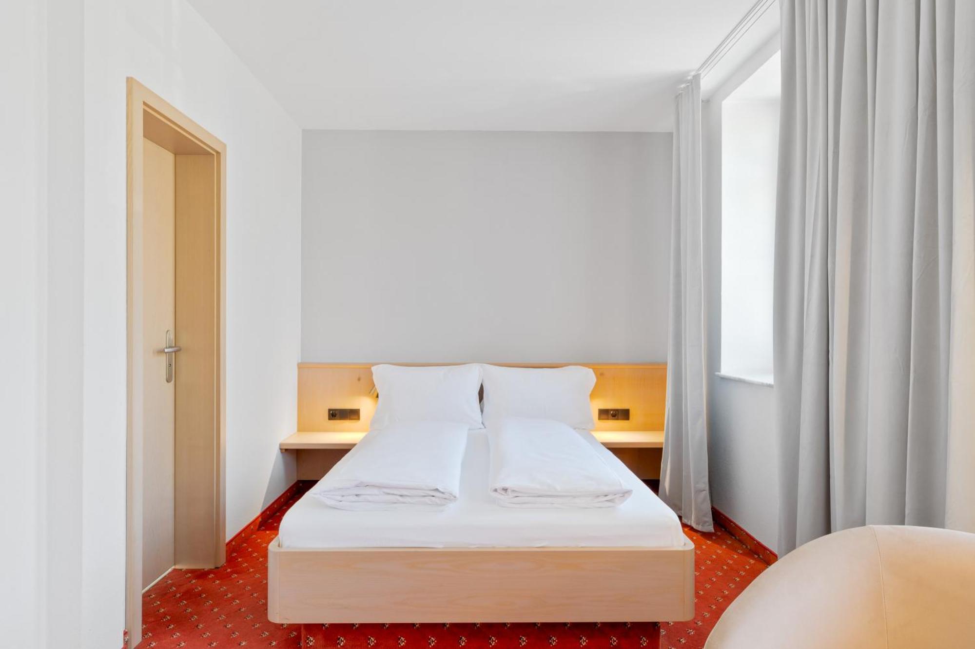 Steiners Hotel Airport-Messe Stuttgart Bagian luar foto