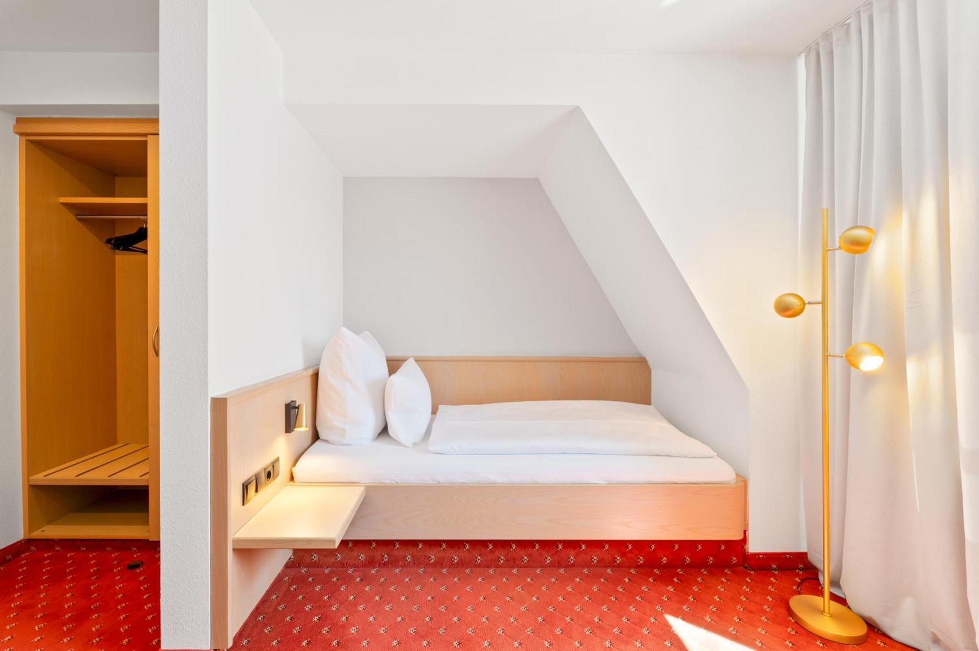 Steiners Hotel Airport-Messe Stuttgart Bagian luar foto
